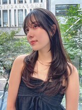 【私たちの想い】重いだけのロングは卒業。"動き"と"艶"で魅せる、新世代レイヤーヘア