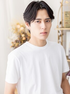 カバーヘアアンドスパ ブリス 浦和(COVER HAIR&SPA bliss) チャコールグレー小顔コンマセンターパートa浦和20代30代40代