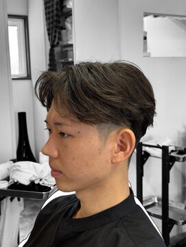 グート ヘアーメイク(gut HAIR MAKE) センターパート