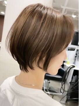 エリマ 調布(elima) 調布ショートヘア顔周りレイヤーカットダブルカラーショートボブ