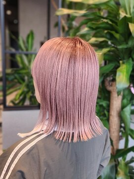 アヴァロンテ アットウィルヘアー(A VOLONTE at will hair) 【透明感】ペールピンク×切りっぱなし外ハネミディ