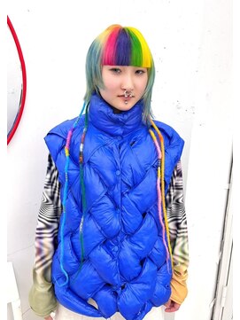 クク 渋谷(QUQU) 虹色　レインボー　ぱっつん　レイヤー