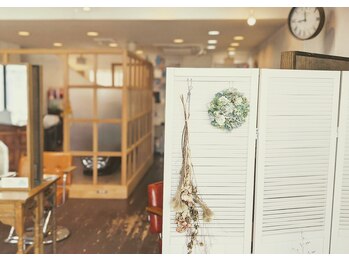 trois【トロワ】