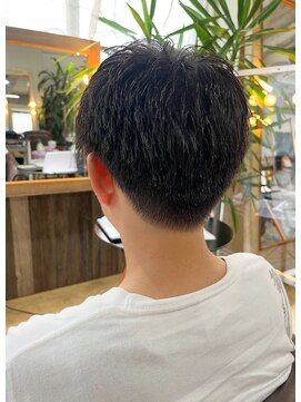 ビハインドザカーテン(BEHIND THE CURTAIN) メンズショート×柔らかい刈り上げ