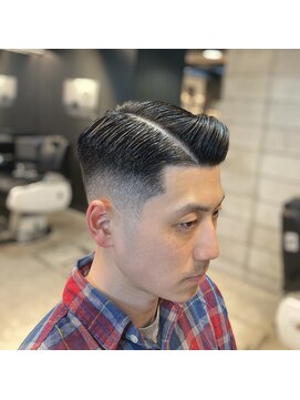 フランクスバーバー アンド ビアークラブ(FRANK'S BARBER and BEER CLUB) スキンフェードサイドパートスタイル　F