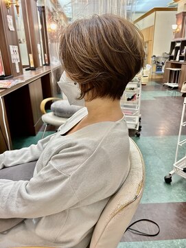 シャンプー ボーイ 宮崎柳丸店(SHAMPOO BOY) 前下がりショート