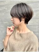 大人な雰囲気　暗髪丸みショート