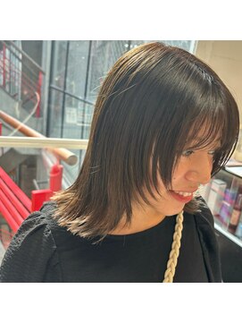 アジリ(agili) 10代20代30代/レイヤーカット/艶カラー/ブリーチ無し