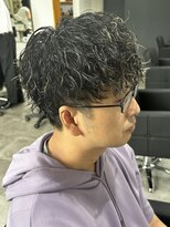 ヒュイル バイ ニアウ(Hwyl by Niau) メンズマッシュパーマニュアンスパーマスパイラルパーマ刈り上げ