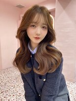 ボタン シブヤ(VOTAN SHIBUYA)&nbsp;ベージュ/韓国ヘア/渋谷/レイヤー/顔まわり/前髪
