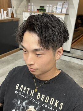 イーラ(era) ツイストスパイラル　刈り上げ眉カットツイストスパイラルパーマ