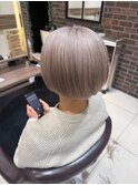 丸みショートボブベージュ