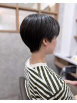 ロッカ(ROCCA) 丸みシルエットの大人ショートヘア