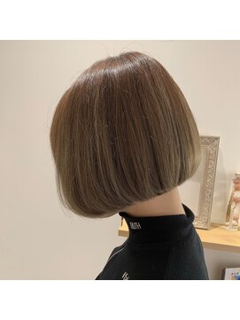 シーツー 三吉店(C2) 切りっぱなし前下がりボブ