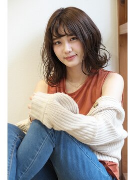 リッカ シーダ(LYCKA SIDA) くびれ無造作カール