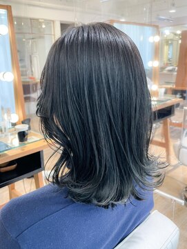 ネオリーブ チロル 横浜西口店(Neolive CiroL.) 大人可愛い　落ち着いたダークオリーブカラー