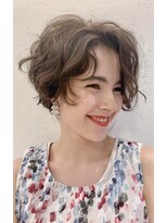 マグノリア オモテサンドウ(MAGNOLiA Omotesando) フラッフィーショートカールパーマ・・・HINATA