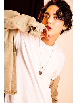 コア 新宿(CORE) 刈り上げセンターパートト/スパイラルパーマ/メンズ/韓国/新宿駅