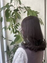 アン(Hair make un)&nbsp;【ブラウンカラー】くすみ感シルバーグレージュ