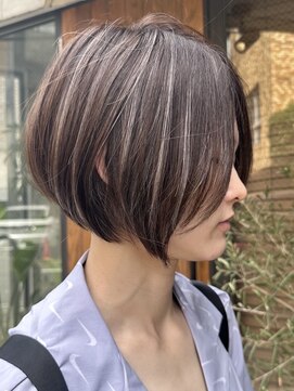 ヨロ 小岩(YOLO) ハイライトショートヘアダブルカラーイルミナカラーオージュア