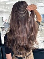 ネイロ バイ ジルブラン 葛西(NeiRo by JIL BLAN)&nbsp;ハイライト白髪ぼかしダブルカラーインナーカラーショートボブ