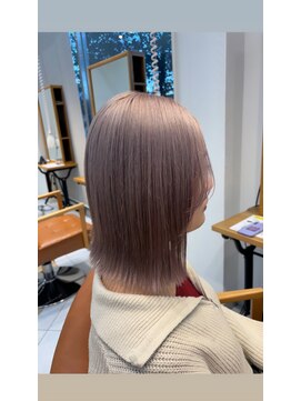 ユニ バイ マグ 長野店(Uni.by Mag) 小顔ショートボブ透明感ブリーチアッシュグレージュ