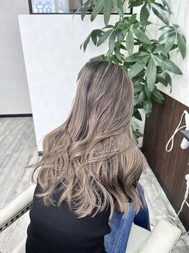 ベルヘアーデザイン 堺東(Belle hair Design) 外国人風/アディクシーカラー/ハイトーン/カラー/ケアブリーチ
