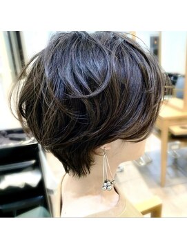 アオ 岡野 横浜(a-o) short hair