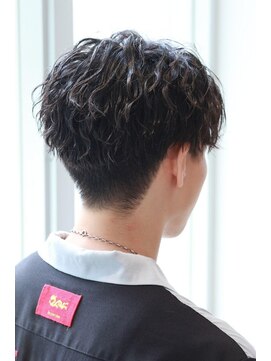 リップスヘアー 銀座(LIPPS hair) 刈り上げ波打ちセンターパート