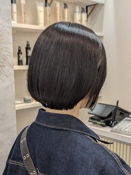 ポジ(poji) ボブ　ミルクティーベージュ　艶髪　髪質改善カラー　ショート