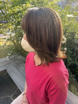 びようしつ あとりえ ダブルバンクて大人カジュアル