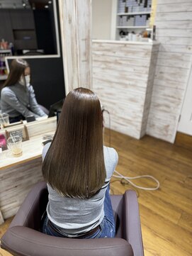 アウラ 近鉄八尾駅前店(Aura) 韓国風レイヤー×30代艶髪カーキベージュ