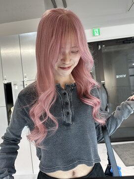 ロング　ケアブリーチ　ミルクティーベージュ　顔まわり　10代