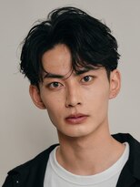 レタッチバイフィフス(RETOUCH by fifth)&nbsp;センターパートニュアンスパーマワンカールパーマ韓国コンマヘア