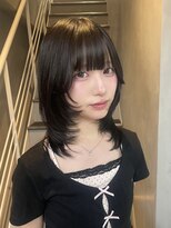 ジーナ(XENA)&nbsp;黒髪でも垢抜ける！たっぷりレイヤーカット！