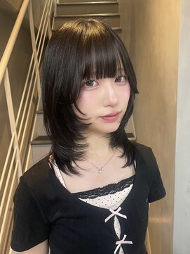 ジーナ(XENA) 黒髪でも垢抜ける!たっぷりレイヤーカット!