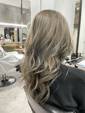 エイト 池袋店(EIGHT ikebukuro) ミルクティーグレージュ