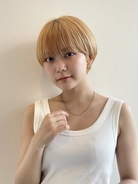 イヴォークトーキョーオーサカ(EVOKE TOKYO osaka) 20代 ハイトーン マッシュショート 丸み 耳かけ ブリーチ