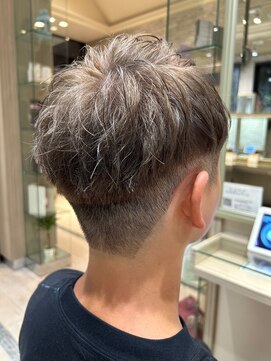 ビス ヘア アンド ビューティー 西新井店(Vis Hair＆Beauty) ベリーショートダブルカラーブリーチミルクティーベージュ