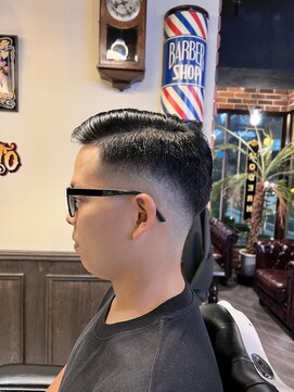 バレス 田町(BALES) [スキンフェード/ツイストスパイラル/田町]