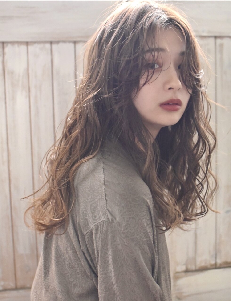2025年夏】ウェーブパーマの髪型・ヘアアレンジ｜人気順