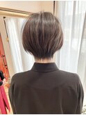 オン眉ショート　ナチュラルレイヤーシフォンベージュラソル浦和
