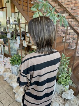 ビハツヤ(BIHATSU-YA) くびれスタイル×ハイライトカラー