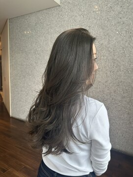 ザック ヴィ(ZACC  vie) 大人のロングレイヤーカット