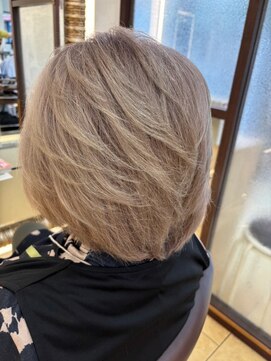 インパークス 新越谷店(INPARKS) 白髪ぼかしハイトーン［新越谷/新越谷駅］