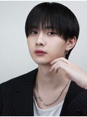 ブルーブラックフェザーパーマ刈り上げセンターパート