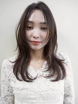 ハイレイヤー　レイヤーカット　ベージュカラー　レイヤー