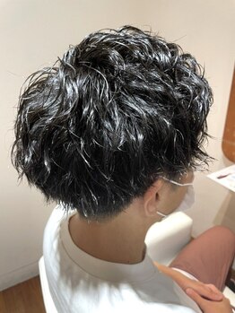ビアンコ カーロ(Bianco caro)の写真/【メンズパーマ￥7,700～！】トレンドのダウンパーマ,ツイストスパイラルもお任せ◎