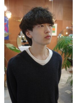 エディ(Edy) マッシュウルフ波巻きスパイラルパーマメンズパーマ眉毛カット