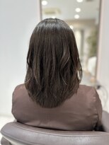 アンベリールフルー(EMBELLIR fleur)&nbsp;癖を生かしたニュアンス巻き/大人ミディアム 20代30代40代